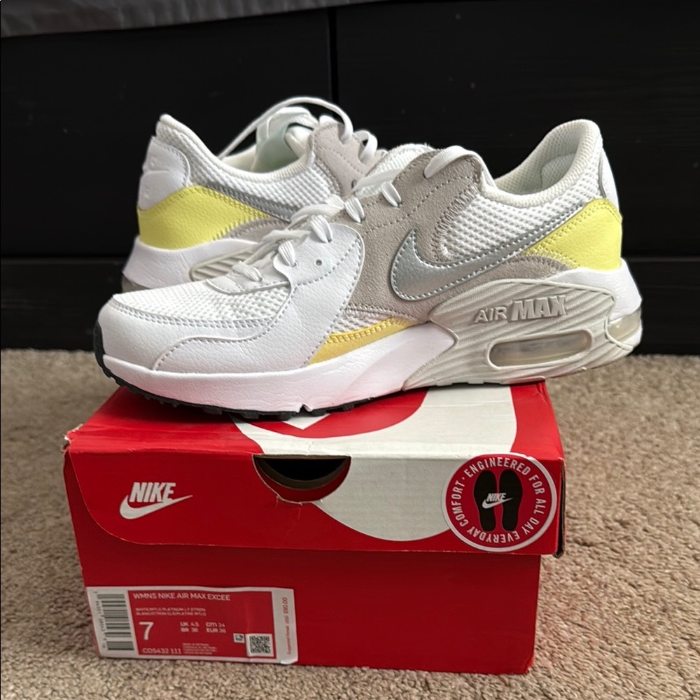 Nike Womens Air Max Excee White and Yellow